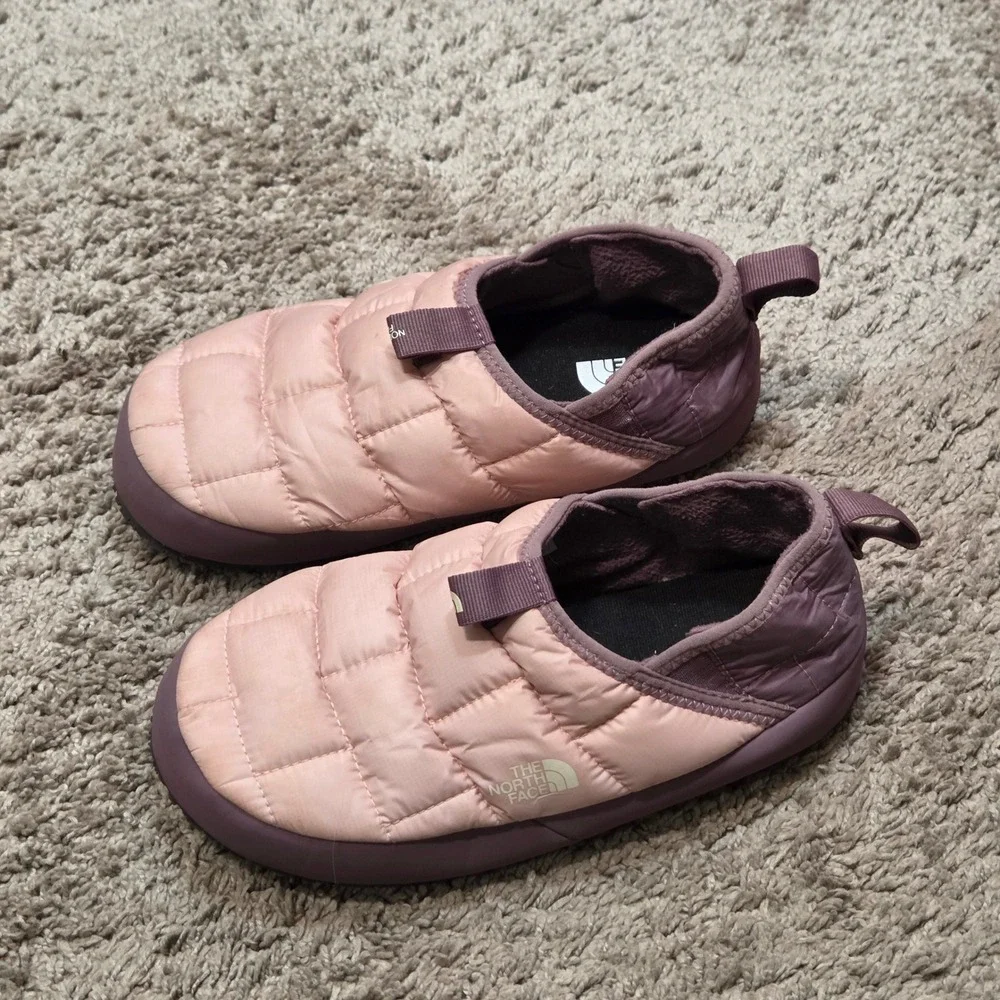 The North Face Thermoball Traction Mule II Slippers Kids Size 4 Pink Purple